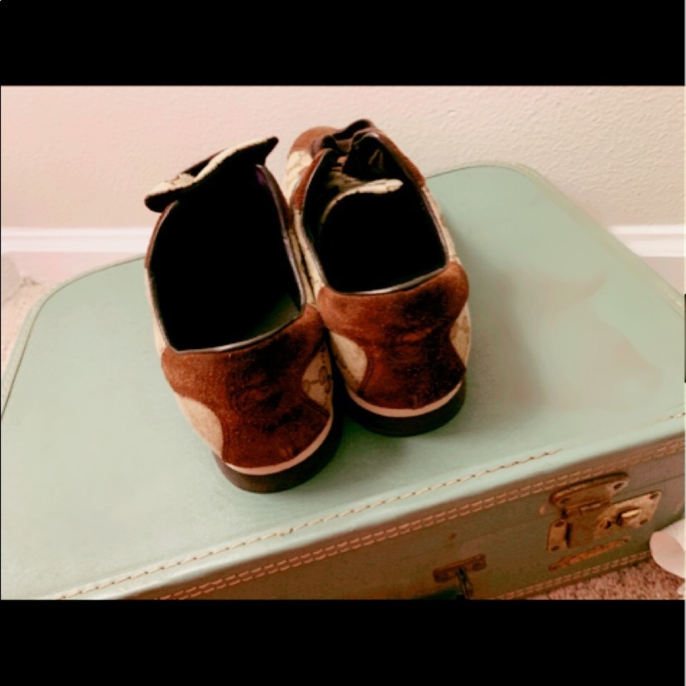 Men’s Classic Gucci Print Sneakers - Picture 2 of 8